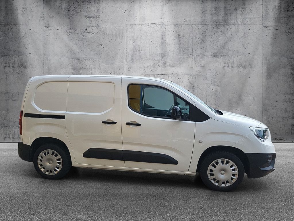 Opel Combo 2022 г. Белый, пробег 59800 км