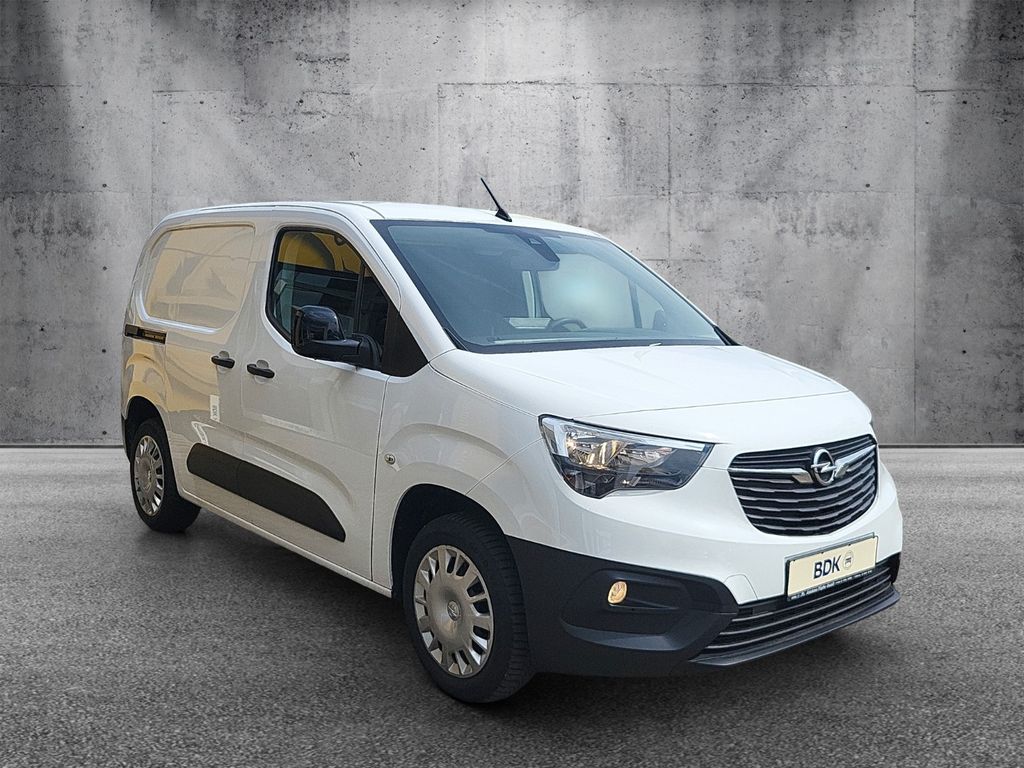 Opel Combo 2022 г. Белый, пробег 59800 км