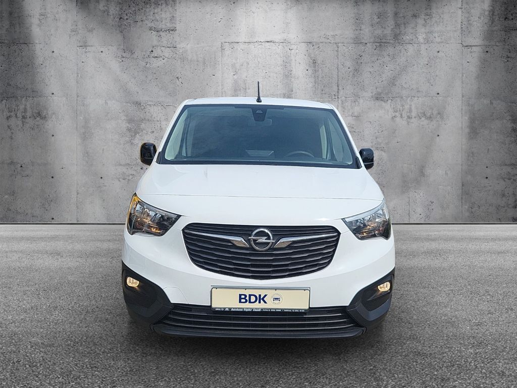 Opel Combo 2022 г. Белый, пробег 59800 км