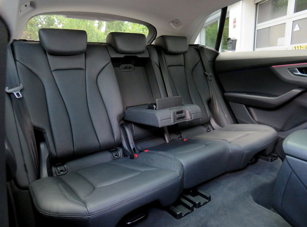 Audi Q8 2023 г. Чёрный, пробег 45032 км