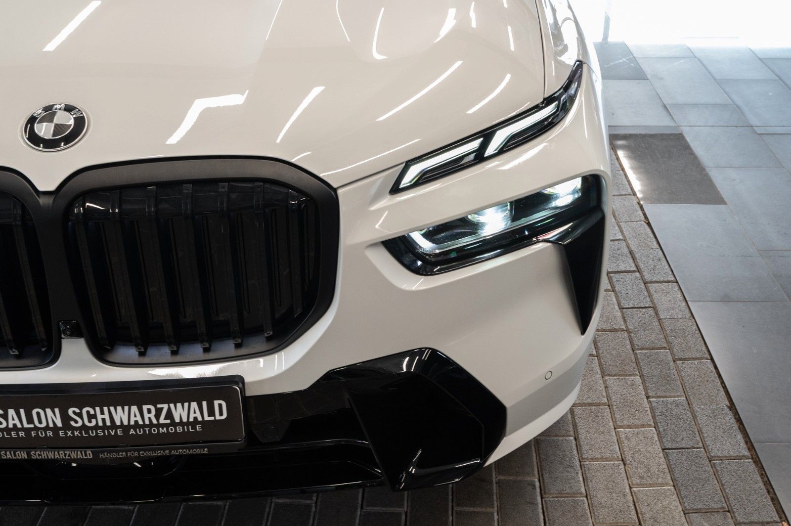 BMW X7 2024 г. Белый, пробег 41104 км