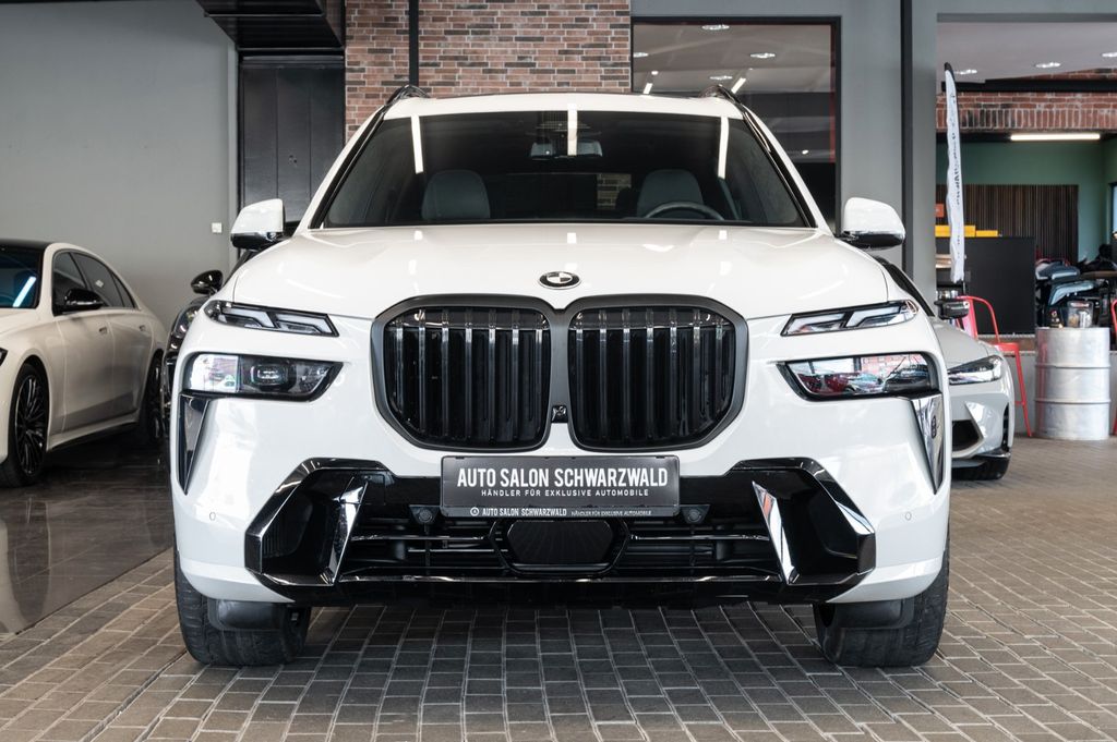 BMW X7 2024 г. Белый, пробег 41104 км