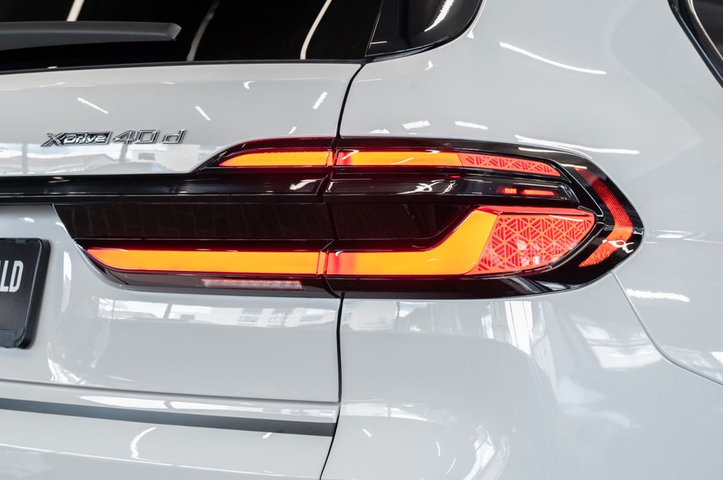 BMW X7 2024 г. Белый, пробег 41104 км
