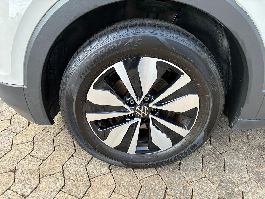 Volkswagen T-Cross 2023 г. Серый, пробег 52500 км