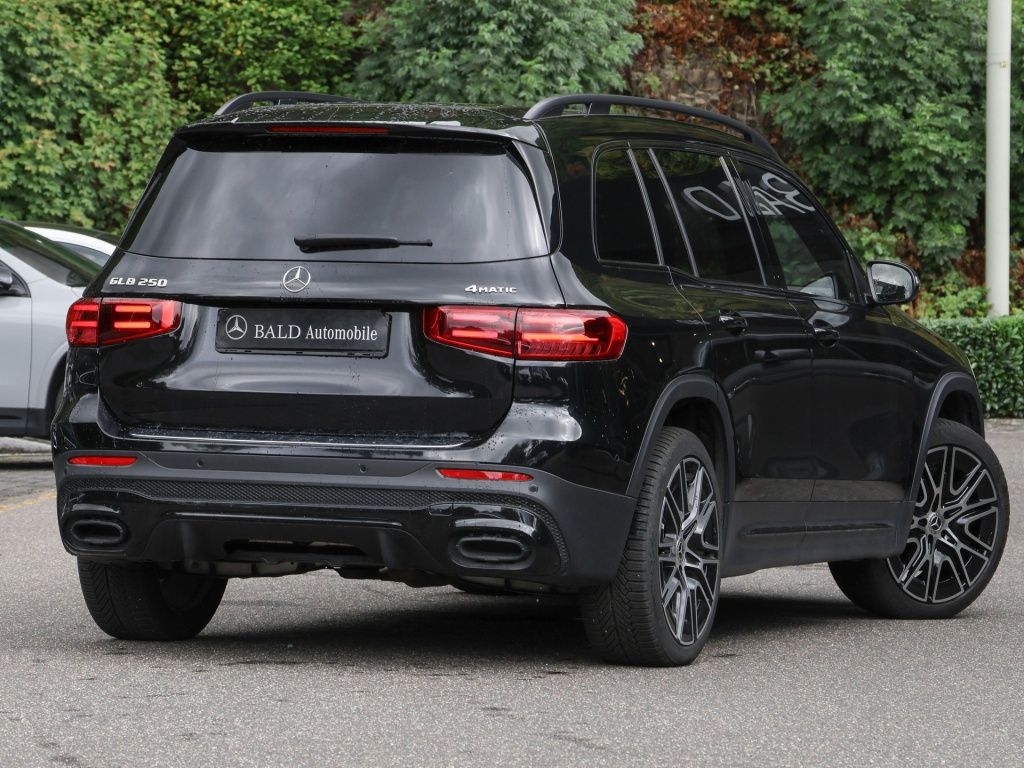 Mercedes-Benz GLB 250 2026 г. Чёрный, пробег 16402 км