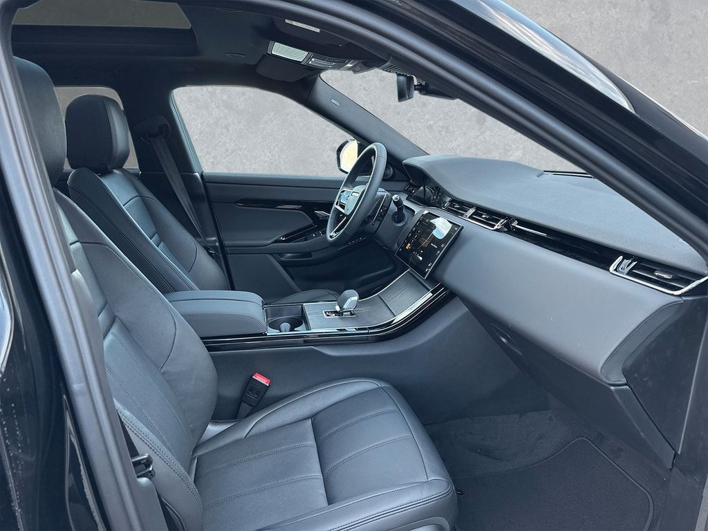 Land Rover Range Rover Evoque 2024 г. Чёрный, пробег 14377 км