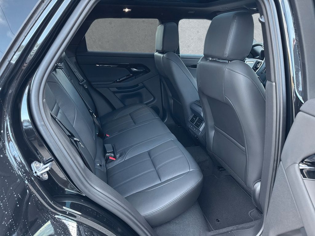 Land Rover Range Rover Evoque 2024 г. Чёрный, пробег 14377 км