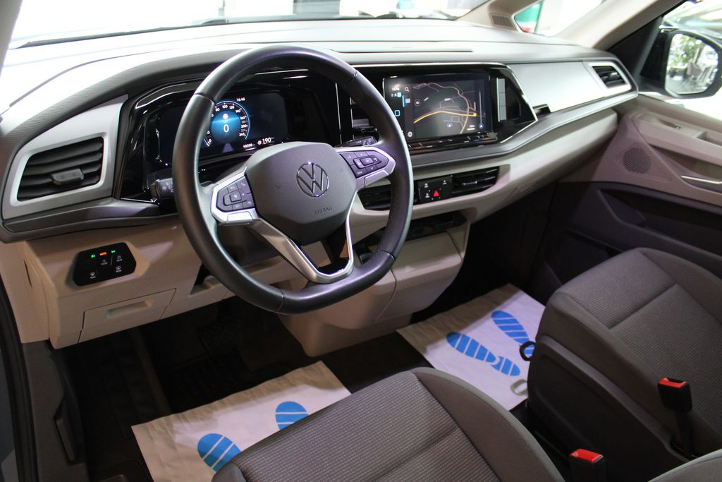 Volkswagen T7 MULTIVAN 2023 г. Серый, пробег 48000 км