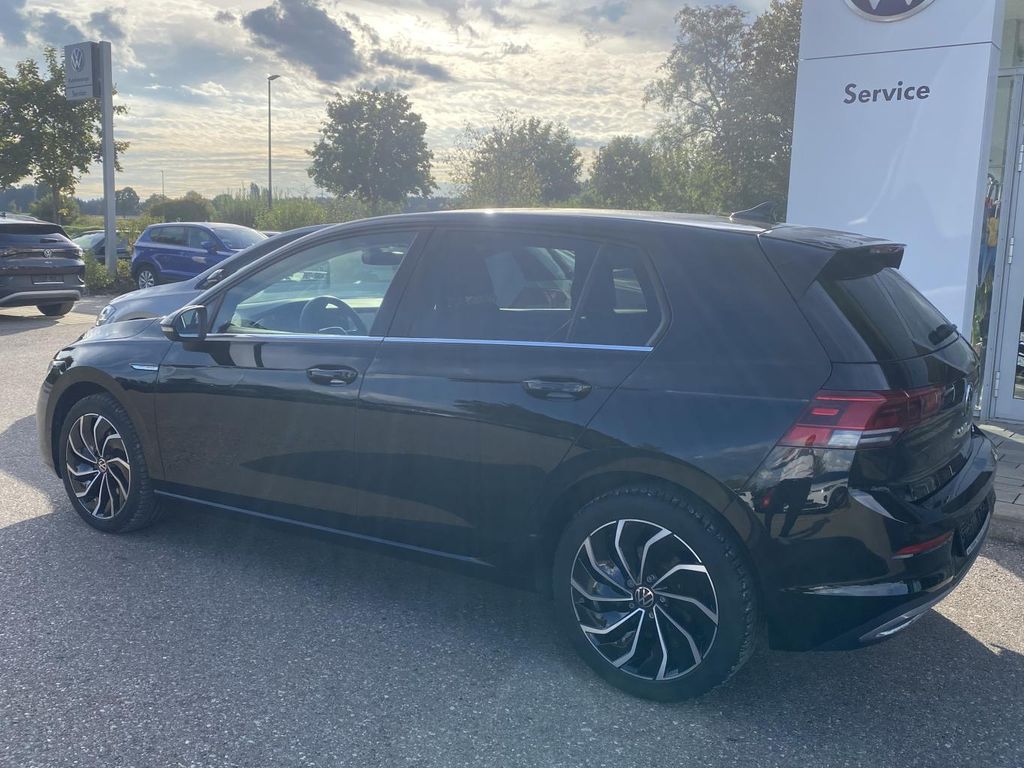 Volkswagen Golf 2024 г. Чёрный, пробег 34847 км