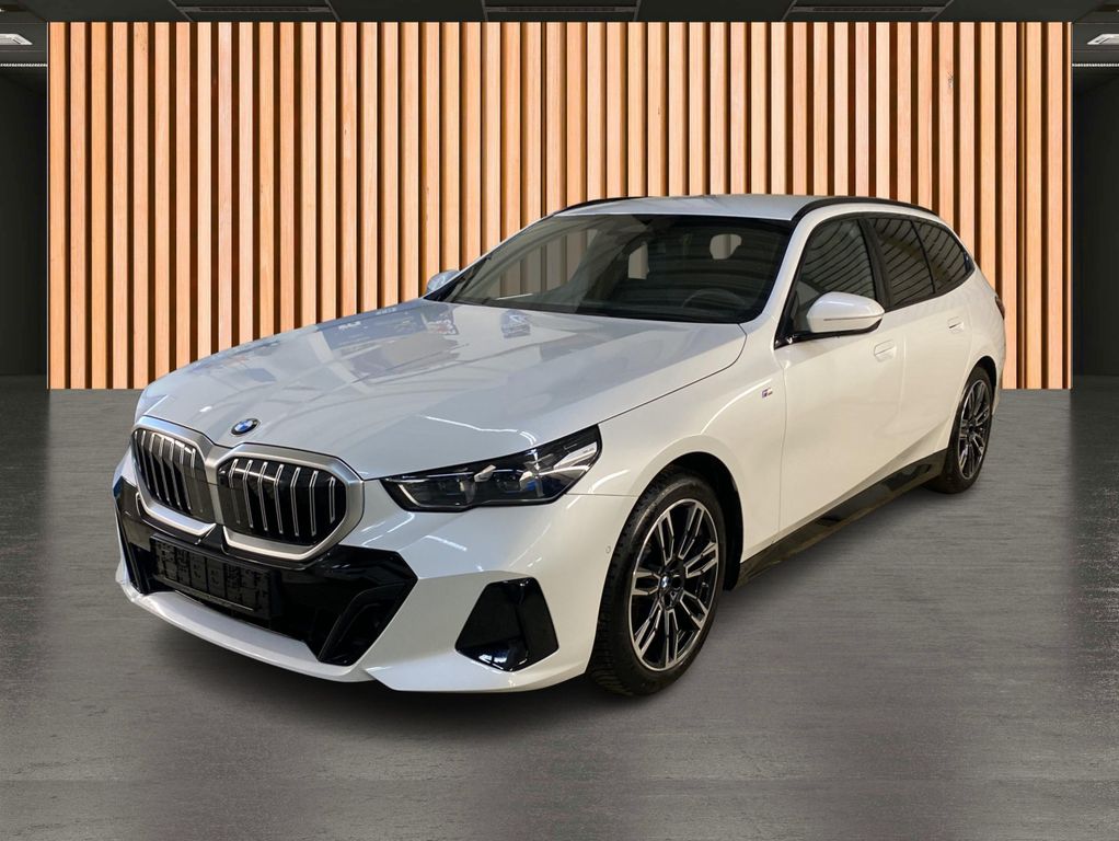 BMW 520 2025 г. Синий, пробег 21000 км