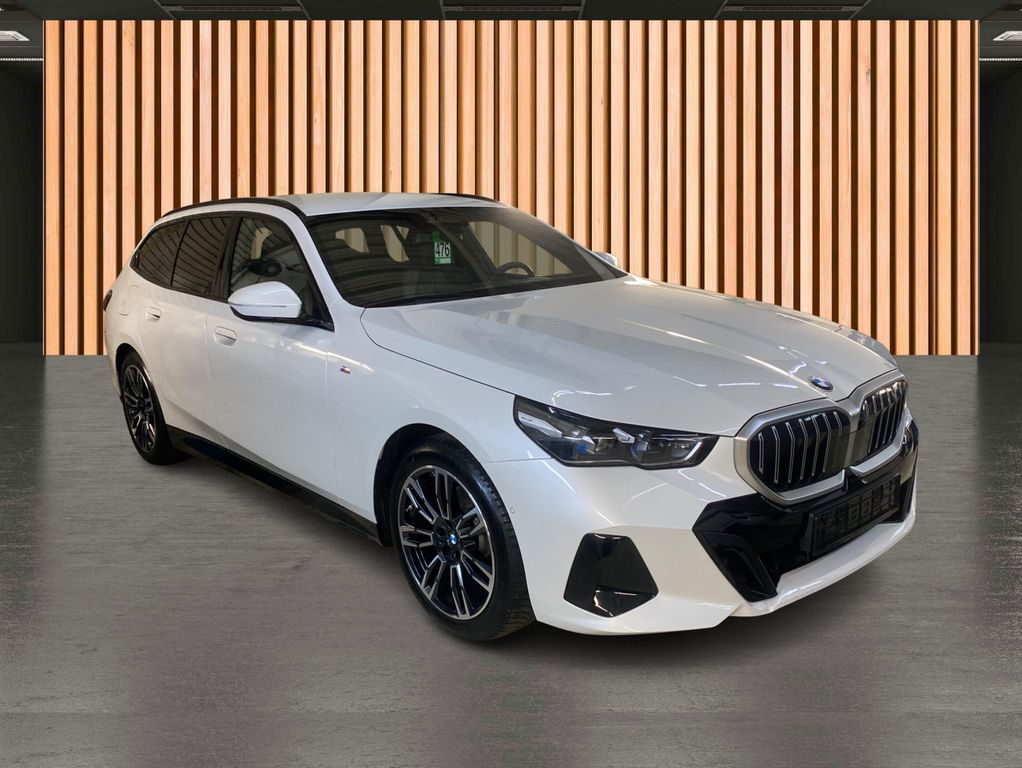 BMW 520 2025 г. Синий, пробег 21000 км