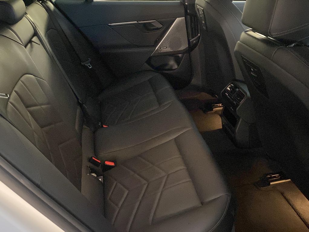 BMW 520 2025 г. Синий, пробег 21000 км