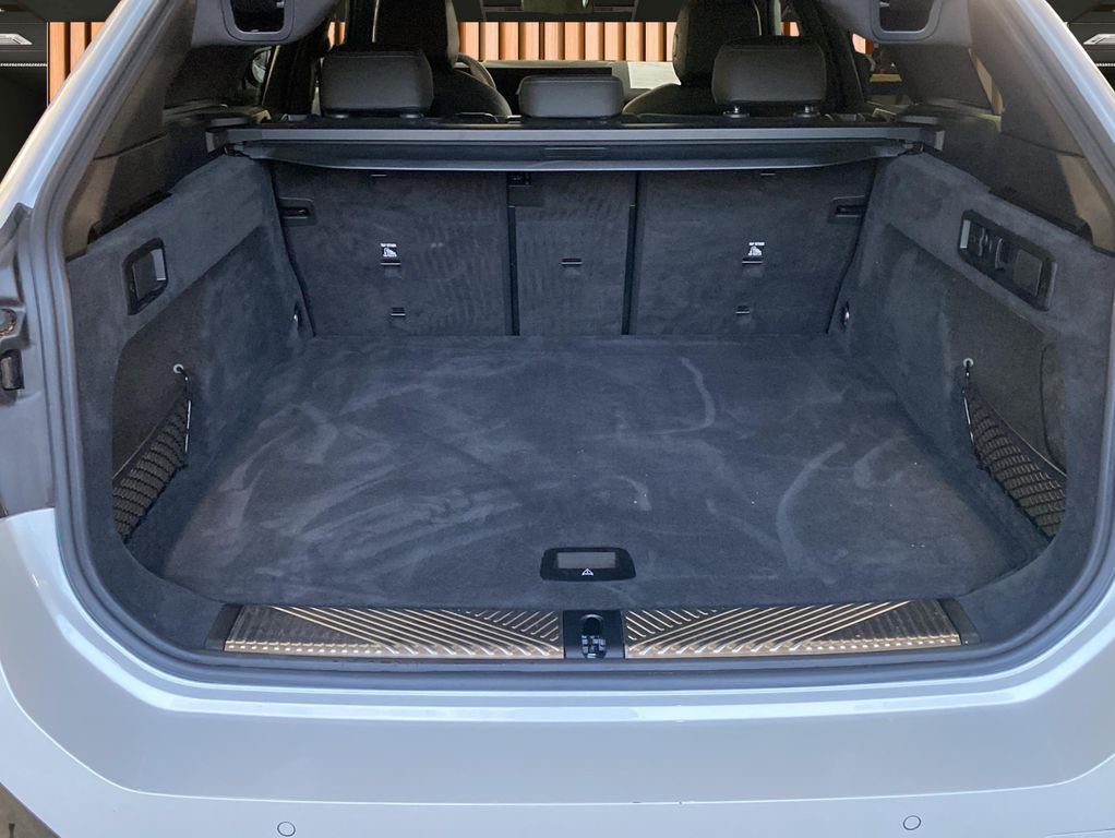 BMW 520 2025 г. Синий, пробег 21000 км