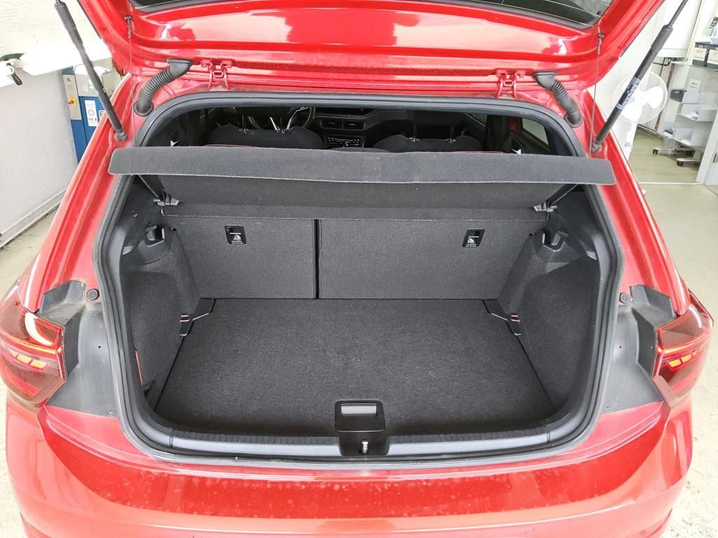 Volkswagen Polo 2022 г. Красный, пробег 48470 км