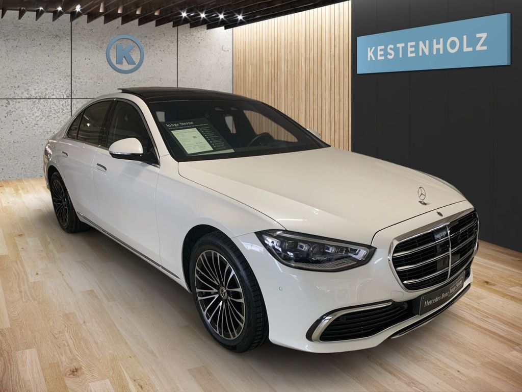 Mercedes-Benz S 500 2021 г. Белый, пробег 28561 км