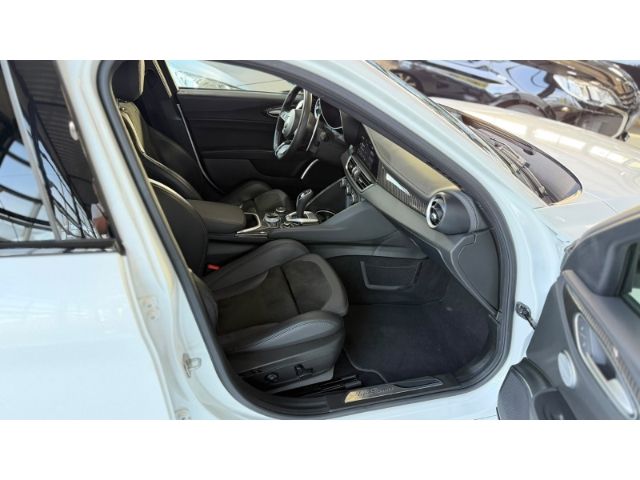 Alfa Romeo Giulia 2022 г. Белый, пробег 58465 км