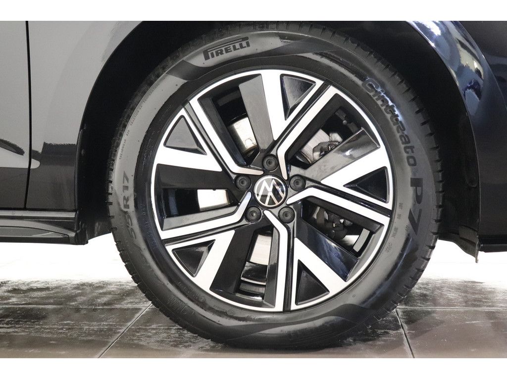 Volkswagen Touran 2022 г. Чёрный, пробег 48400 км
