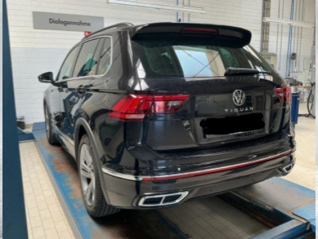 Volkswagen Tiguan 2024 г. Чёрный, пробег 59900 км