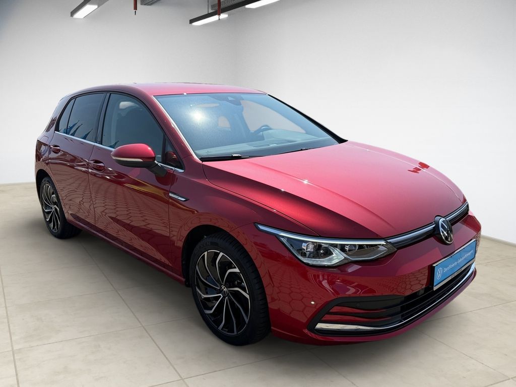 Volkswagen Golf 2022 г. Красный, пробег 15525 км