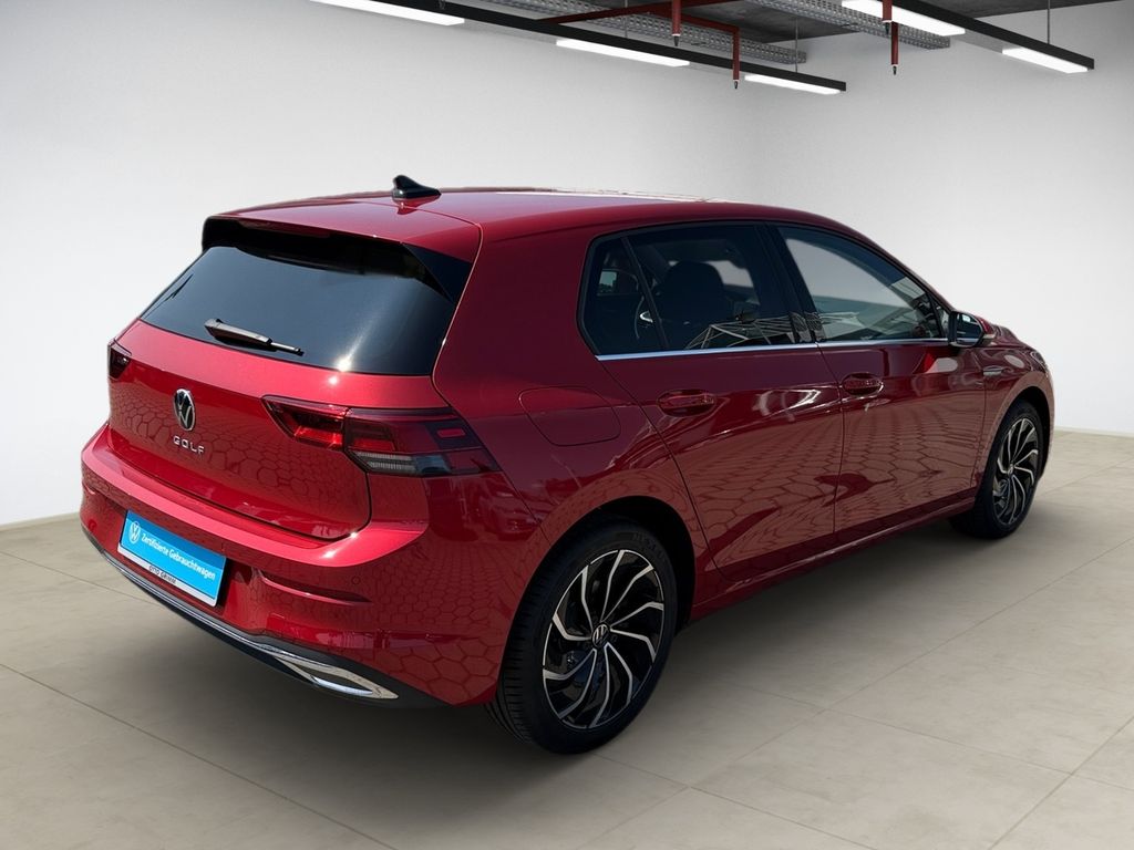 Volkswagen Golf 2022 г. Красный, пробег 15525 км