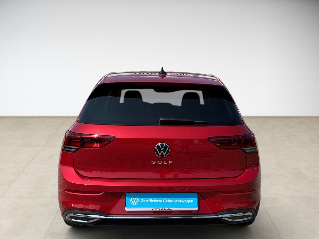 Volkswagen Golf 2022 г. Красный, пробег 15525 км