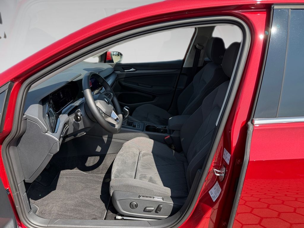 Volkswagen Golf 2022 г. Красный, пробег 15525 км