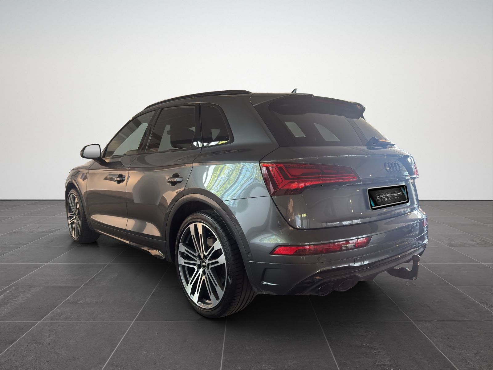 Audi SQ5 2023 г. Серый, пробег 43590 км