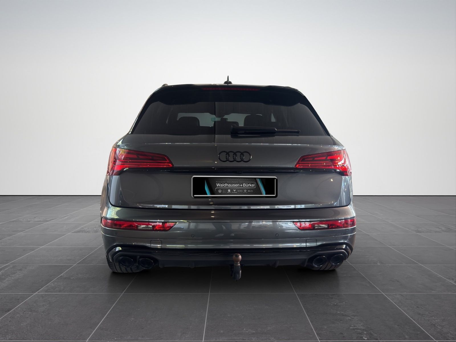 Audi SQ5 2023 г. Серый, пробег 43590 км