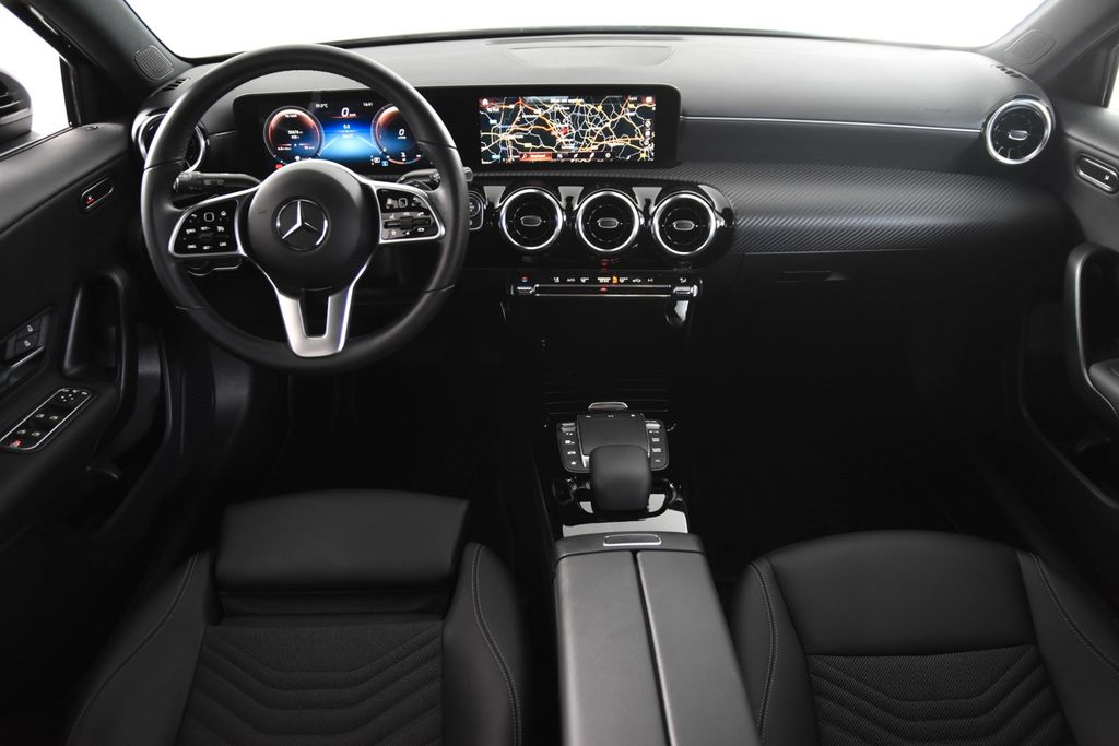 Mercedes-Benz A 180 2022 г. Чёрный, пробег 50000 км