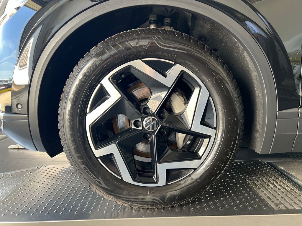Volkswagen Touareg 2025 г. Чёрный, пробег 19551 км