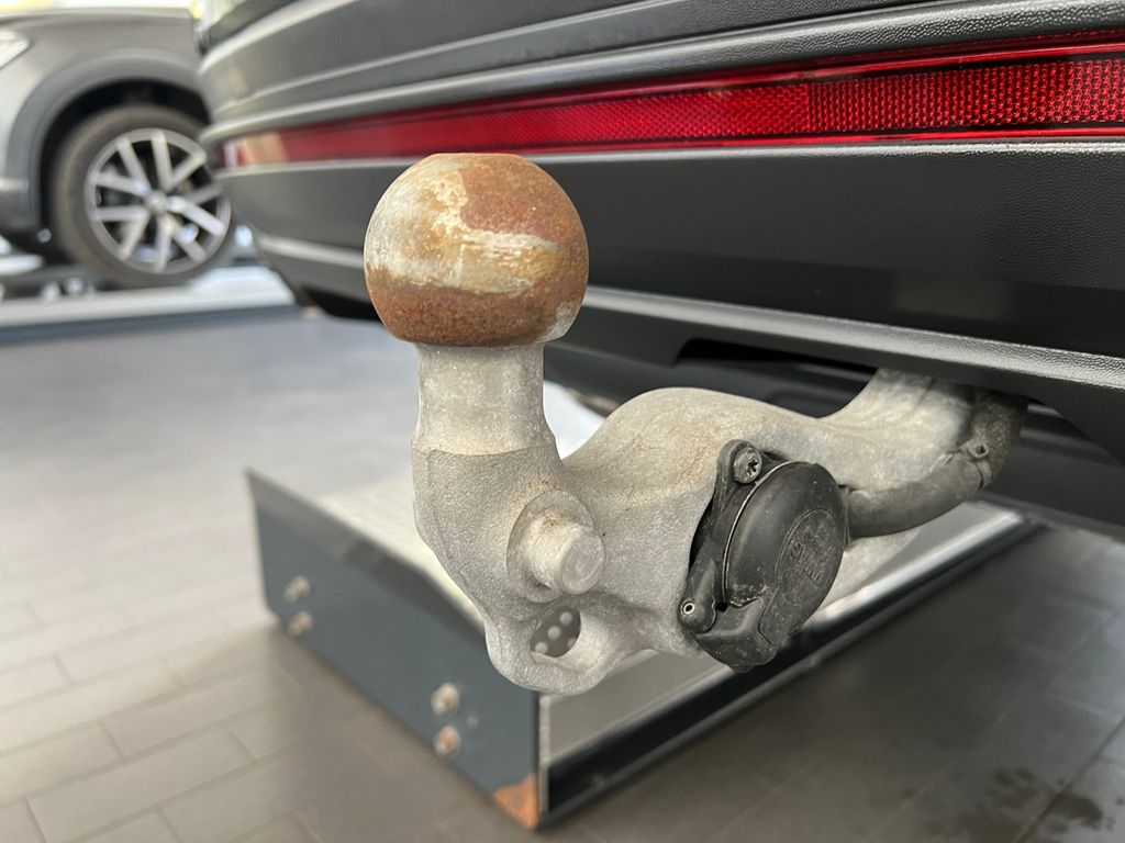 Volkswagen Touareg 2025 г. Чёрный, пробег 19551 км