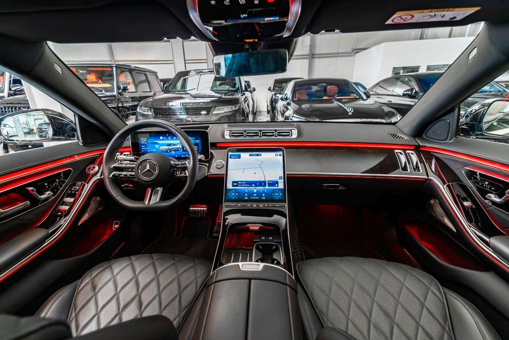 Mercedes-Benz S 350 2025 г. Чёрный, пробег 26388 км