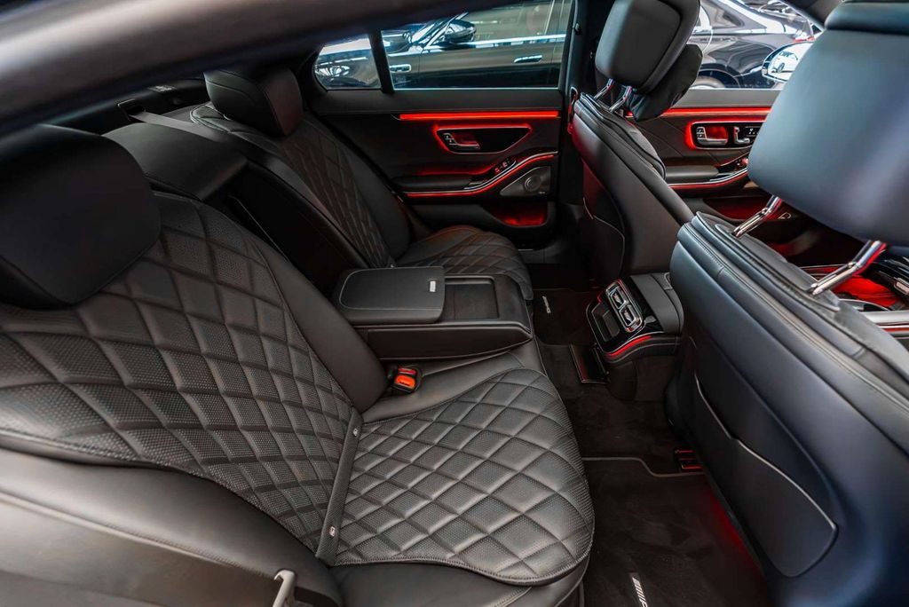 Mercedes-Benz S 350 2025 г. Чёрный, пробег 26388 км