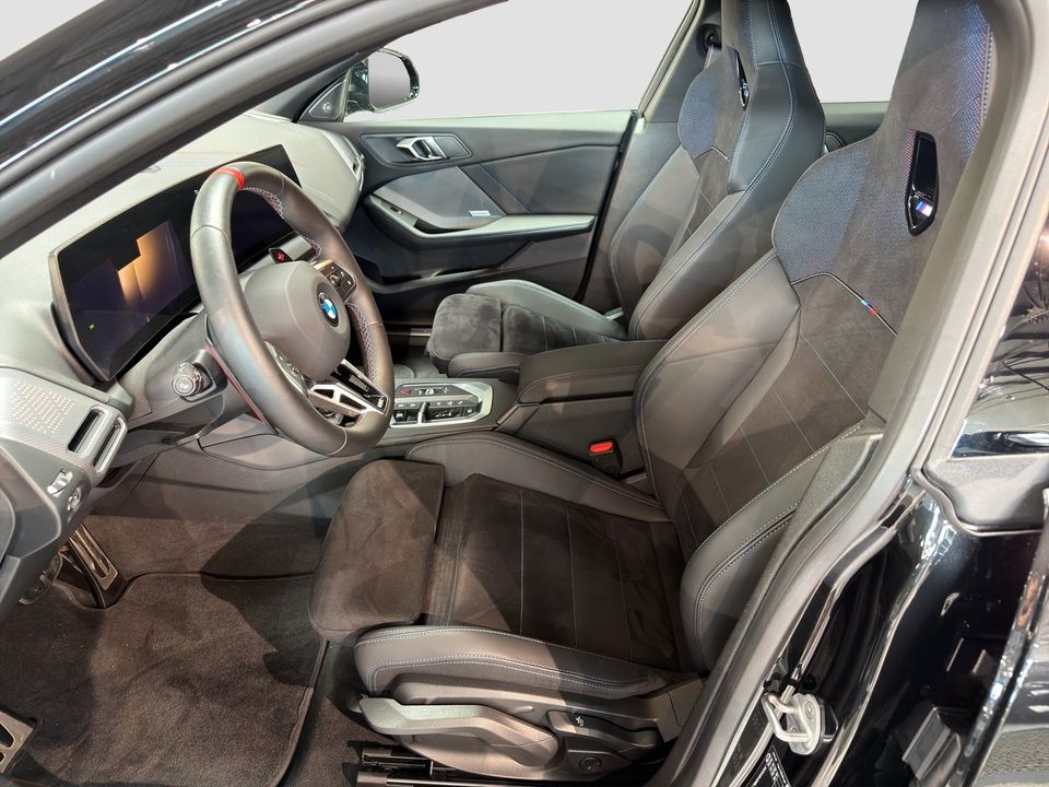 BMW M235 2025 г. Чёрный, пробег 16274 км