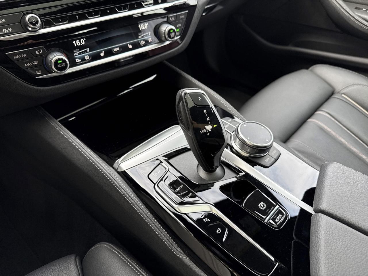 BMW 540 2023 г. Чёрный, пробег 31145 км
