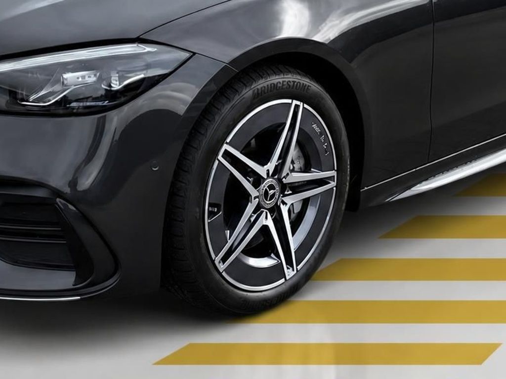 Mercedes-Benz C 300 2026 г. Серый, пробег 21672 км