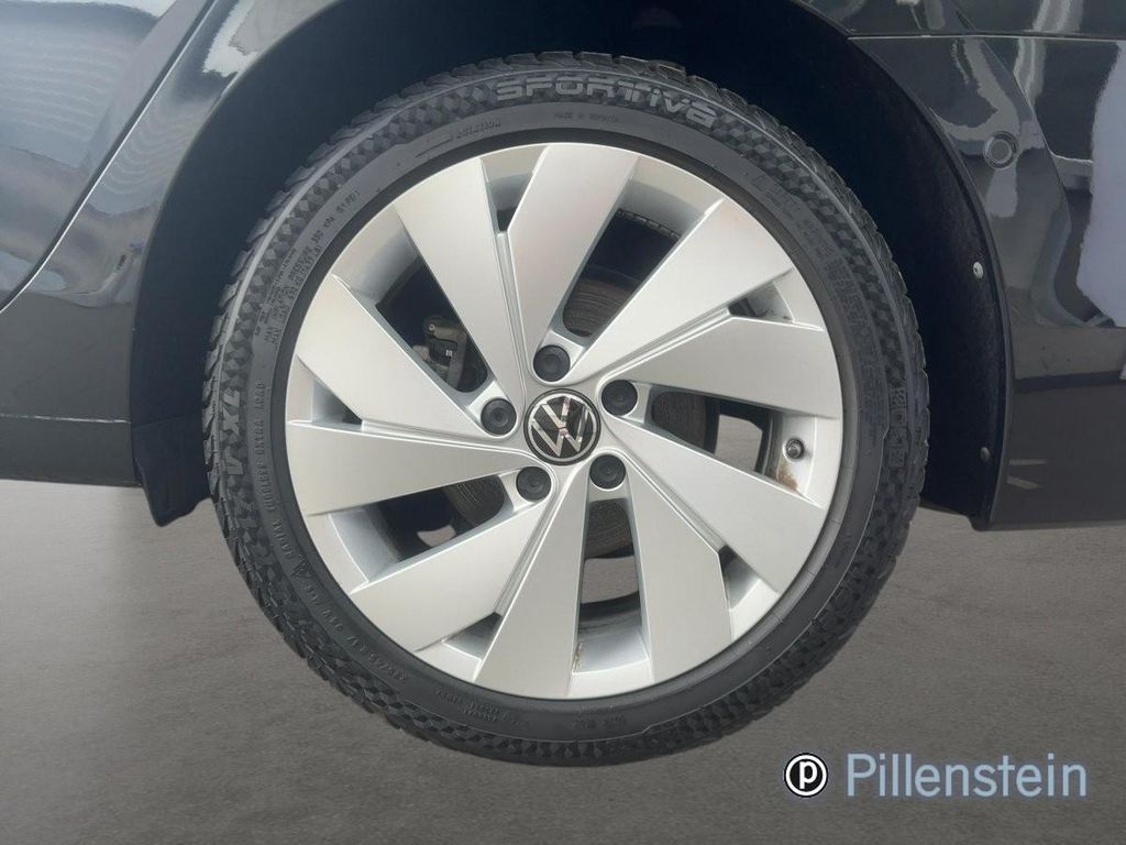Volkswagen Golf 2024 г. Чёрный, пробег 51000 км