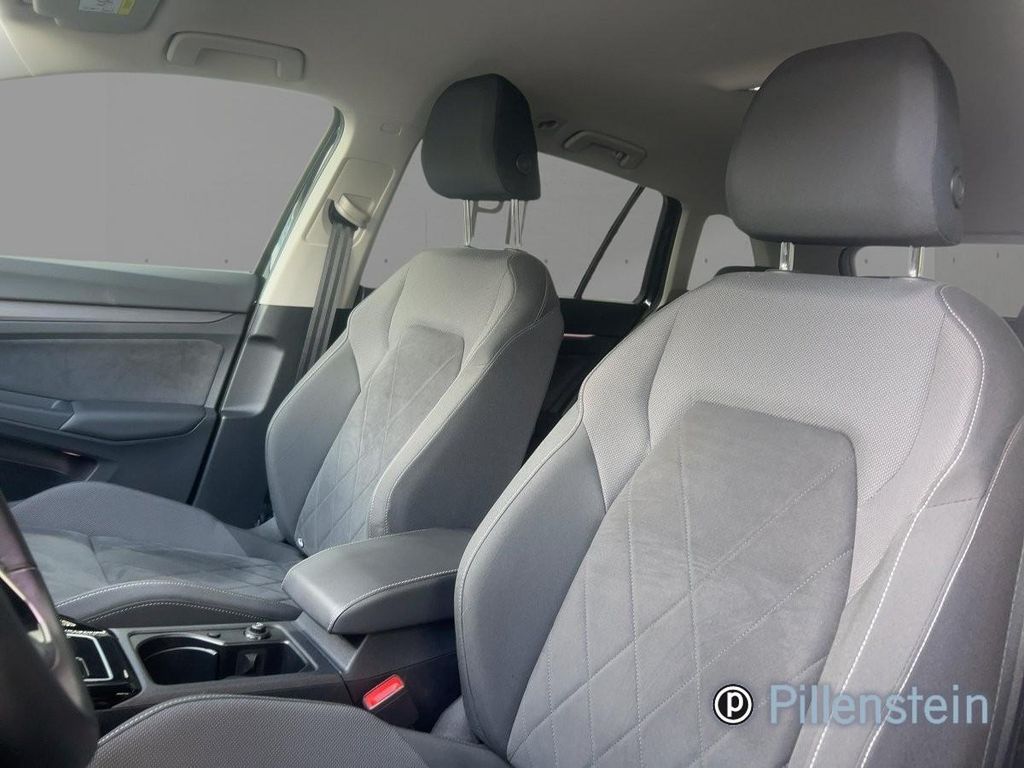 Volkswagen Golf 2024 г. Чёрный, пробег 51000 км