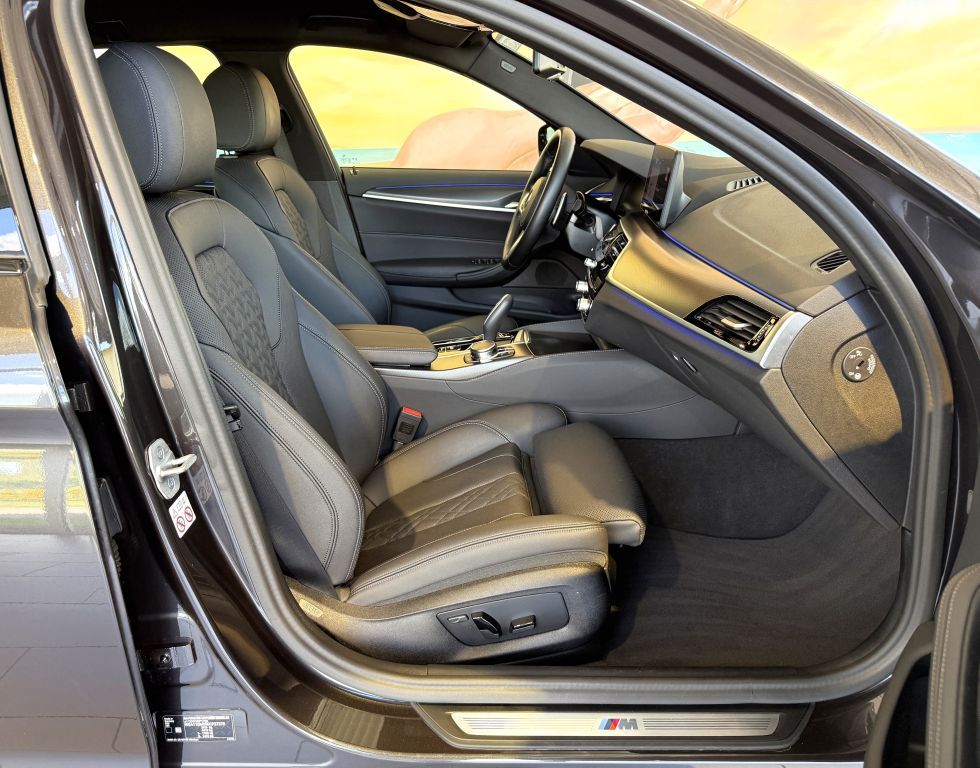 BMW 520 2023 г. Серый, пробег 51000 км
