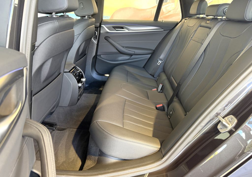 BMW 520 2023 г. Серый, пробег 51000 км
