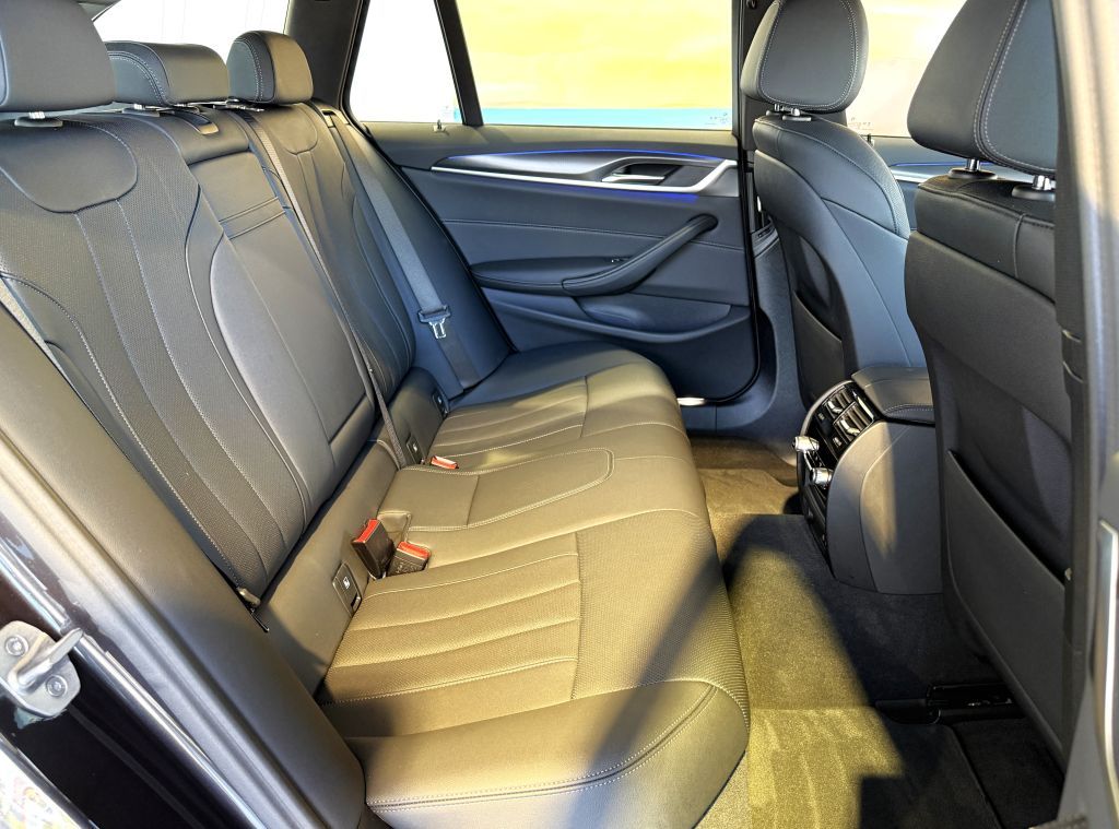BMW 520 2023 г. Серый, пробег 51000 км