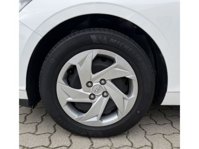 Hyundai i20 2022 г. Белый, пробег 49407 км