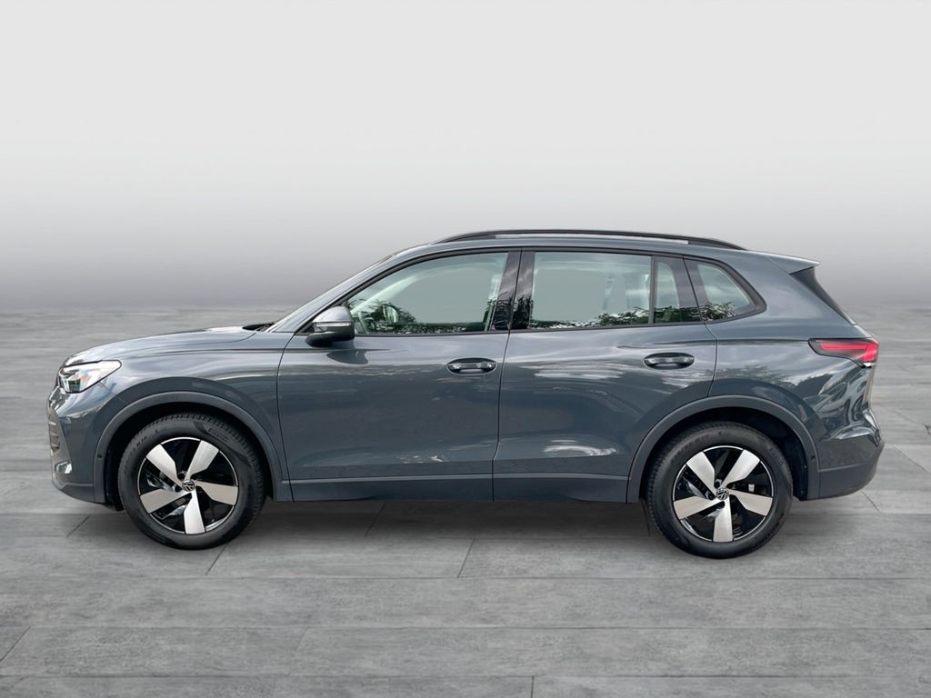 Volkswagen Tiguan 2024 г. Серый, пробег 34400 км