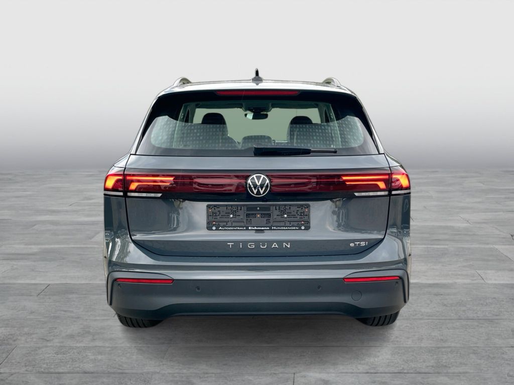 Volkswagen Tiguan 2024 г. Серый, пробег 34400 км