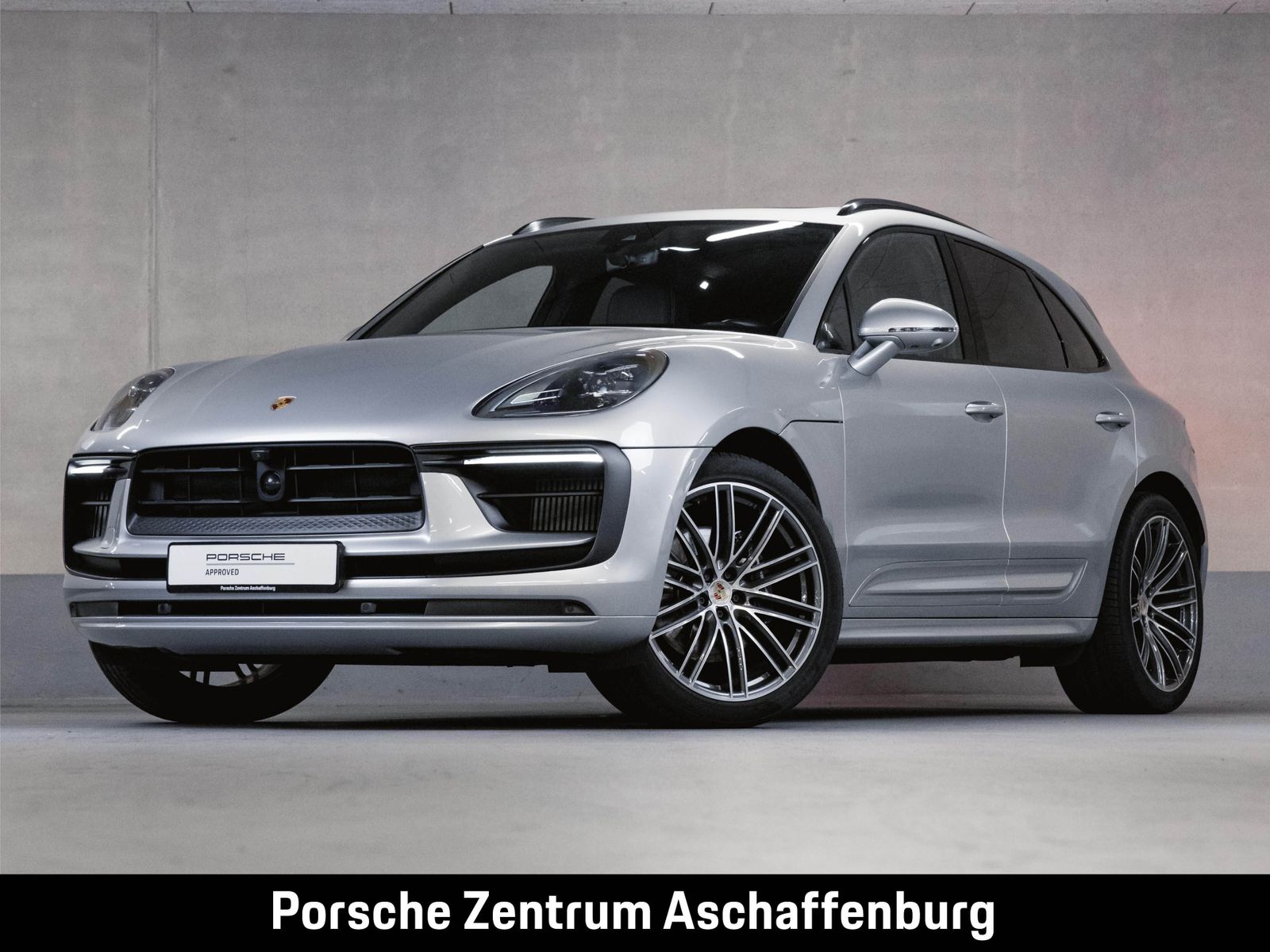 Porsche Macan 2024 г. Серебристый, пробег 36700 км