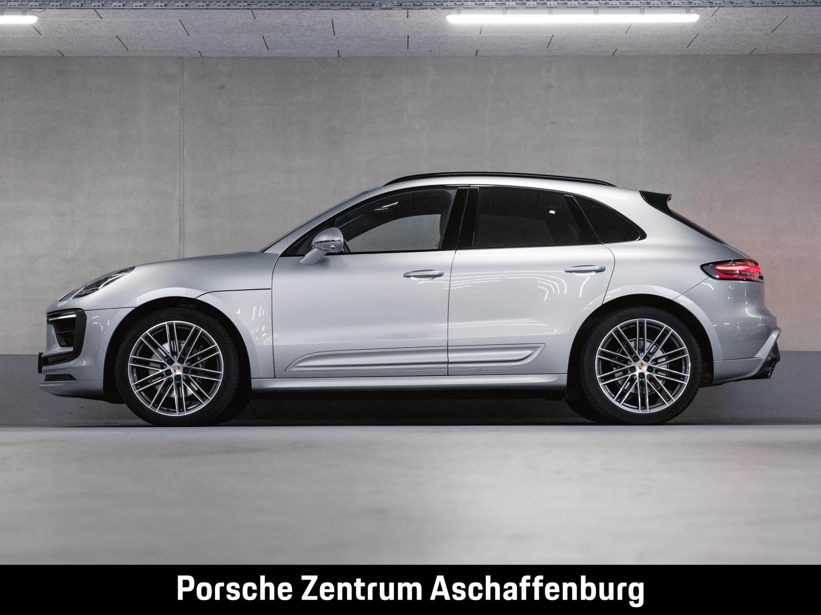Porsche Macan 2024 г. Серебристый, пробег 36700 км