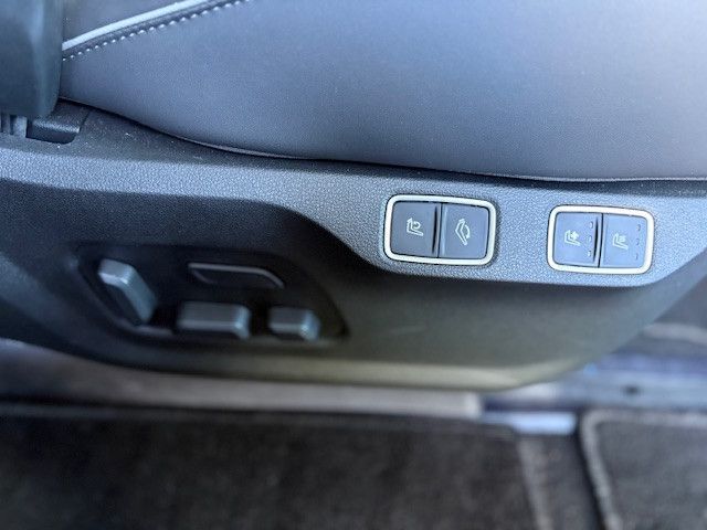 Hyundai Staria 2025 г. Чёрный, пробег 40200 км