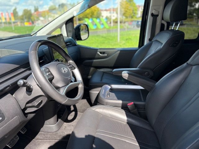 Hyundai Staria 2025 г. Чёрный, пробег 40200 км