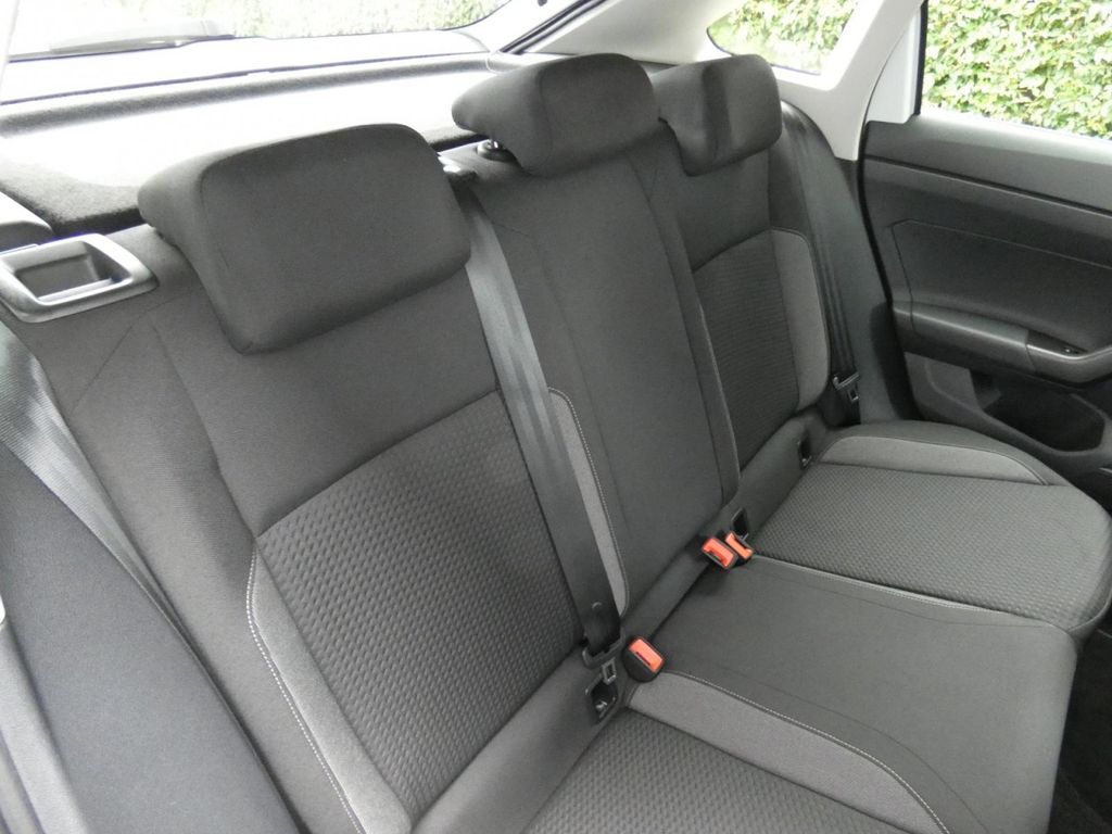 Volkswagen Taigo 2022 г. Белый, пробег 28235 км