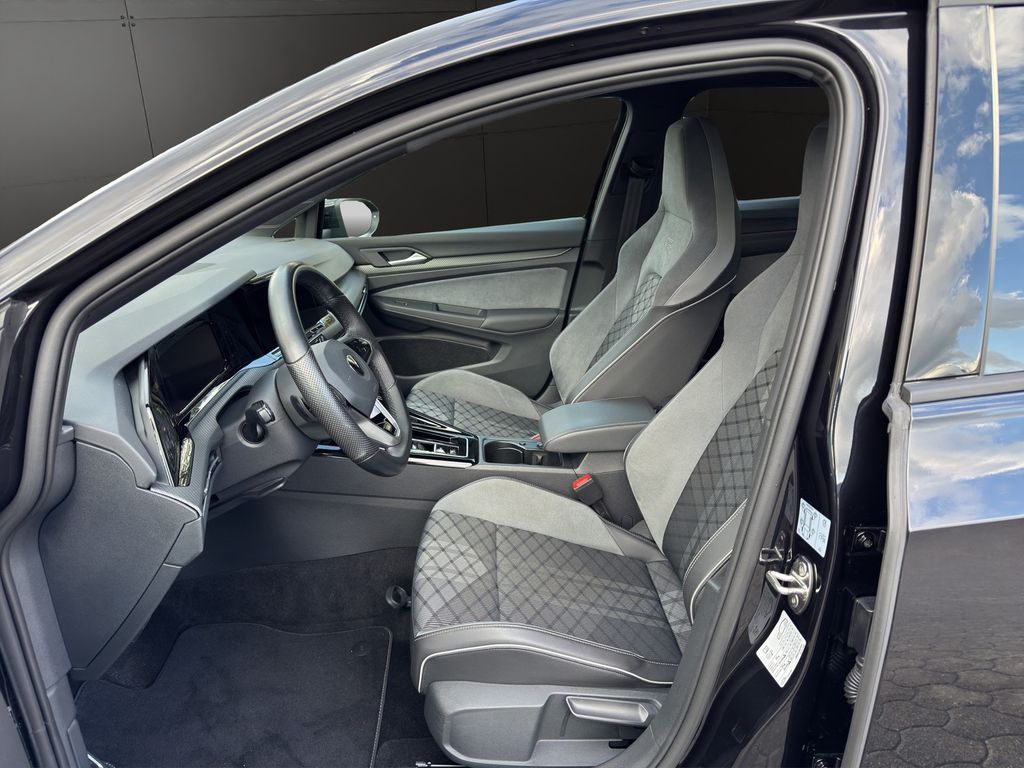 Volkswagen Golf 2022 г. Чёрный, пробег 54104 км